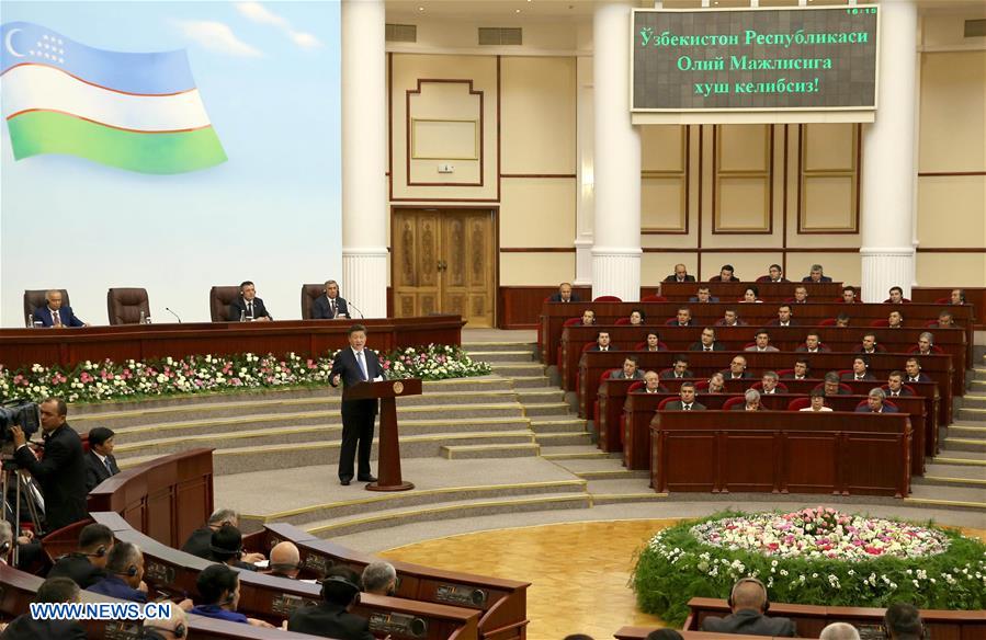 Chinese President Xi Jinping delivers a speech at the Legislative Chamber of the Uzbek Supreme Assembly in Tashkent, Uzbekistan, June 22, 2016. (Xinhua/Lan Hongguang) 