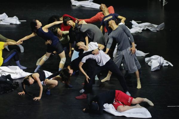 To commemorate the 80th anniversary of the long march, a modern dance piece by Beijing Dance LDTX premiered on Wednesday at Beijing