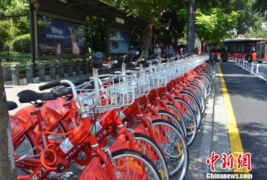 杭州公共自行車添G20元素引外賓成“車粉”（圖）