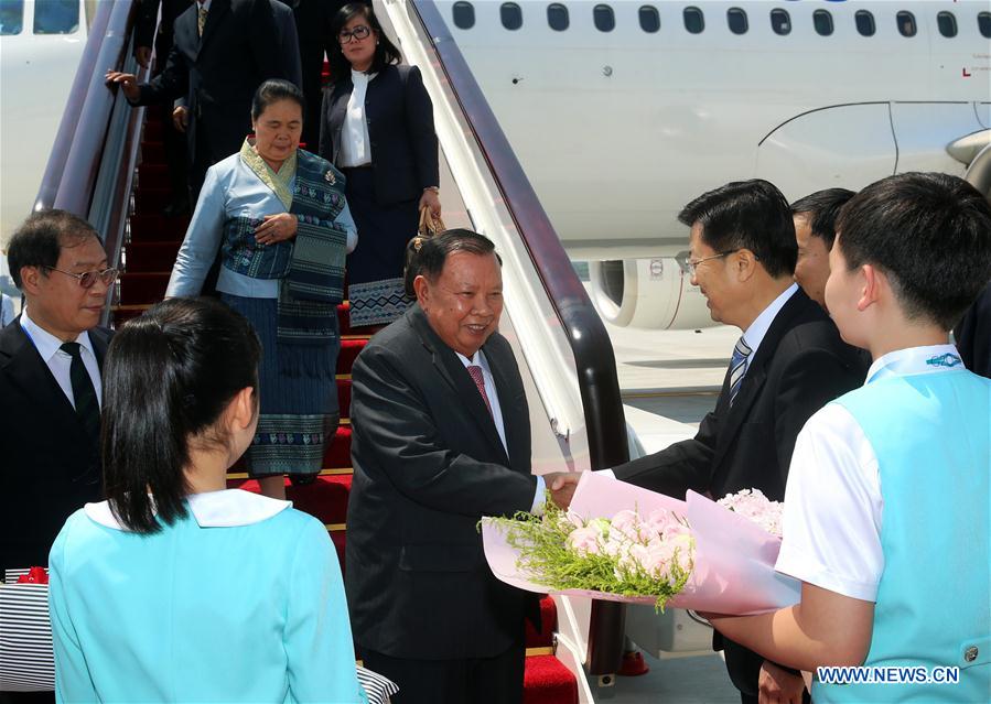 Lao President Bounnhang Vorachit arrives in Hangzhou to attend the G20 Summit in Hangzhou, capital city of east China