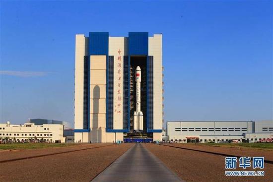 Today marks the third day of preparations for the space lab Tiangong-2 and its carrier rocket "Long March 2-F". 