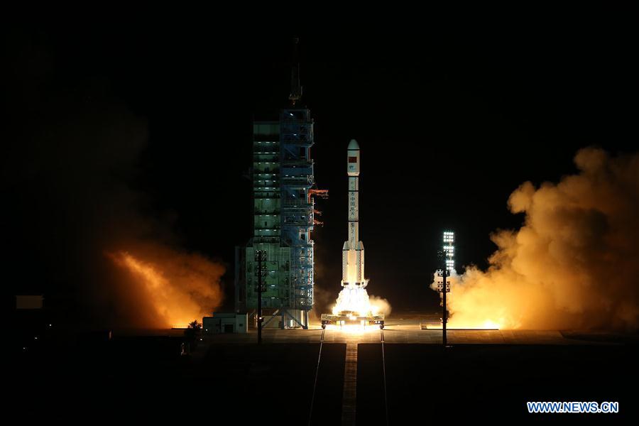 China on Thursday launched space lab Tiangong-2 into space, paving the way for a permanent space station the country plans to build around 2022.