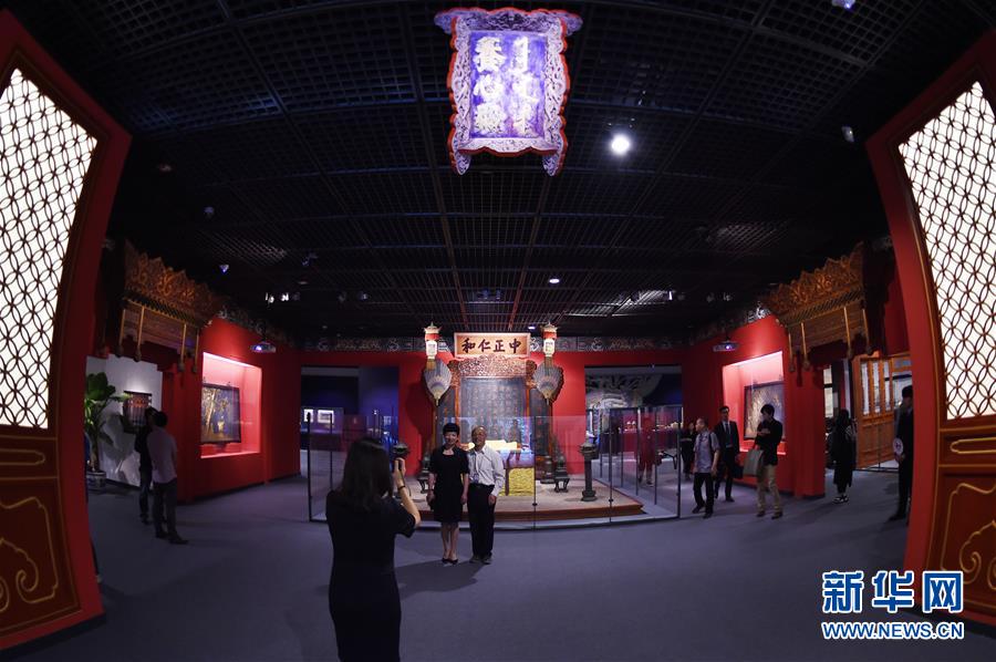 Thanks to a collaboration between the Palace Museum and the Beijing Capital Museum, a special exhibtion is allowing visitors to get a firsthand look into the ancient imperial life.