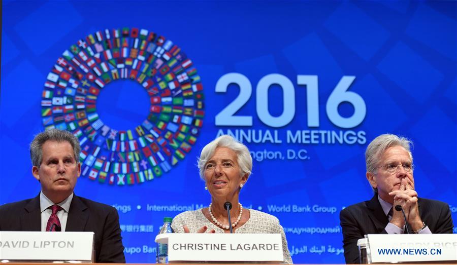 International Monetary Fund (IMF) Managing Director Christine Lagarde (C) attends a press conference on the coming 2016 Annual Meetings of IMF and World Bank Group in Washington D.C., the United States, Oct. 6, 2016. The IMF and World Bank Annual Meetings are scheduled on October 7-9. (Xinhua/Yin Bogu) 