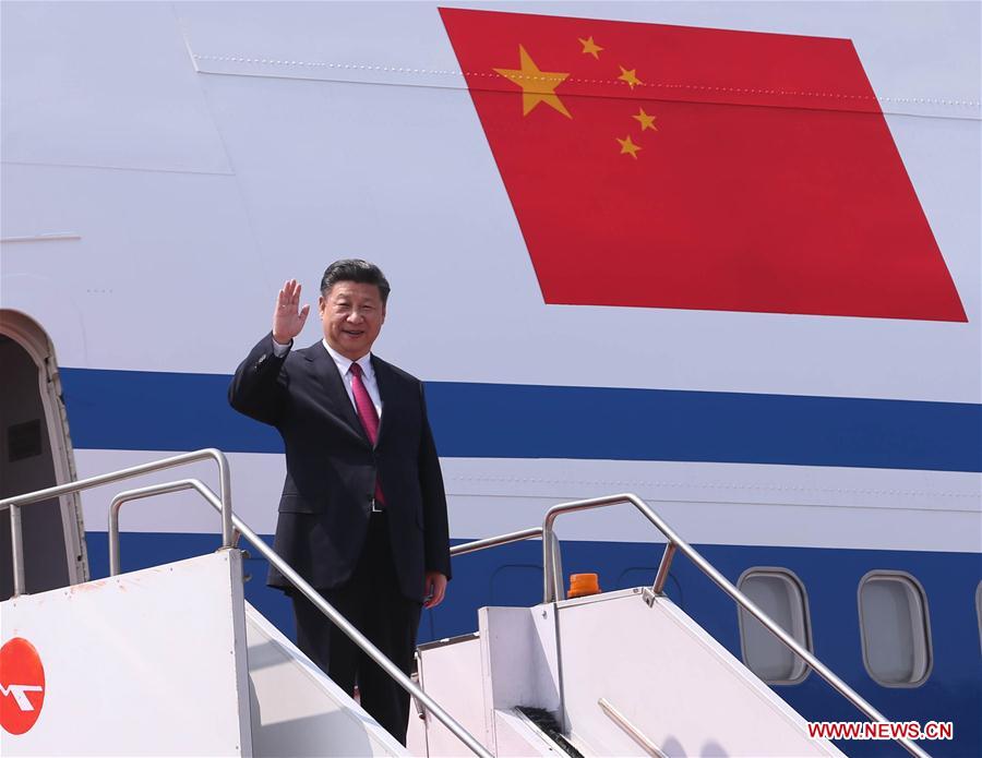 Chinese President Xi Jinping arrives at the airport in Dhaka, Bangladesh, Oct. 14, 2016, for a state visit. (Xinhua/Liu Weibing)