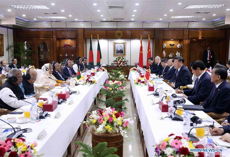 Chinese President Xi Jinping holds talks with Bangladeshi Prime Minister Sheikh Hasina in Dhaka, Bangladesh, Oct. 14, 2016. (Xinhua/Liu Weibing)