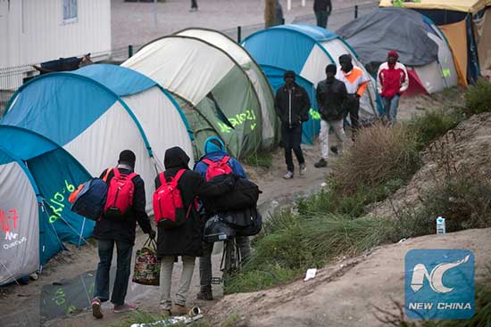  The migrant camp in the French northern port city of Calais, also called "the jungle", will be totally evacuated and closed by Wednesday evening, according to a regional official.