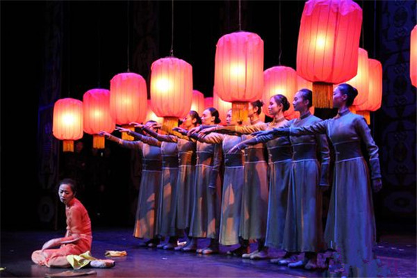 The National Ballet of China has brought its acclaimed "Raise the Red Lantern" ballet to Indonesia