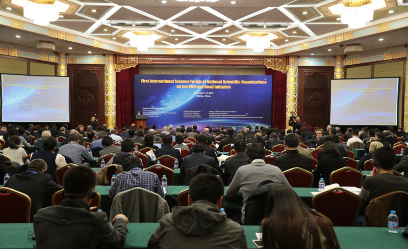 Scientists from around the world gathered in Beijing for the first Belt and Road Technological Innovation Symposium on Monday. 