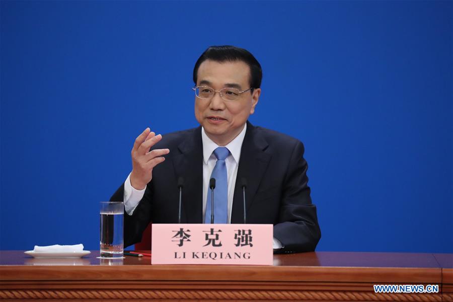 Chinese Premier Li Keqiang gives a press conference at the Great Hall of the People in Beijing, capital of China, March 15, 2017. (Xinhua/Xing Guangli)