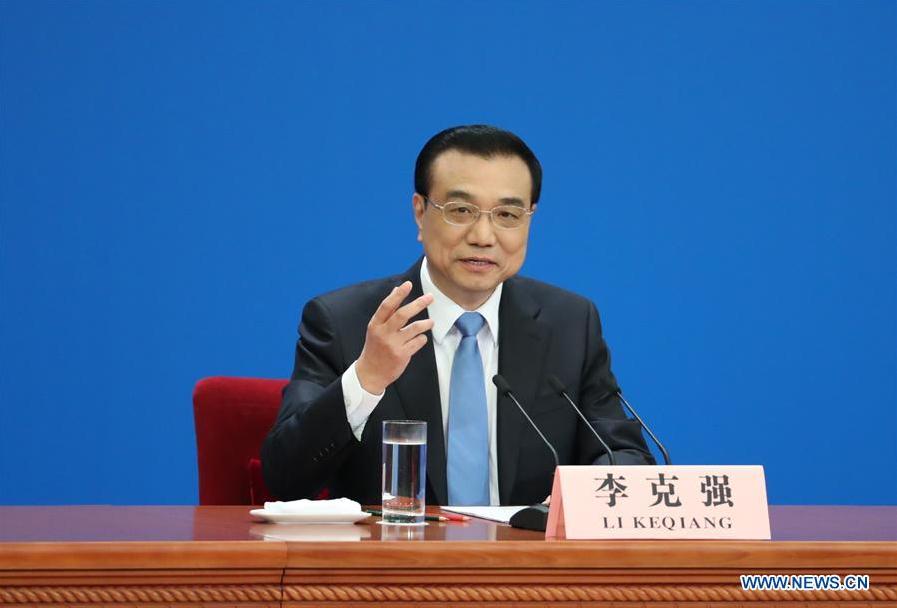 Chinese Premier Li Keqiang gives a press conference at the Great Hall of the People in Beijing, capital of China, March 15, 2017. (Xinhua/Xie Huanchi)