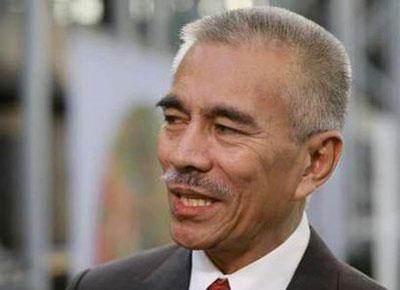 Kiribati President Anote Tong speaks to Reuters TV during an interview at the United Nations Climate Change Conference 2009 in Copenhagen December 17, 2009.REUTERS/Bob Strong