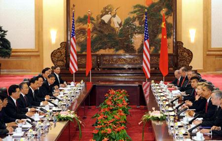 Chinese President Hu Jintao holds official talks with visiting U.S. President Barack Obama at the Great Hall of the People in Beijing on Nov. 17, 2009.   (Xinhua/Huang Jingwen)