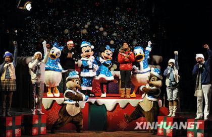 Singers and Disney characters make delighting performances November 18, 2009.