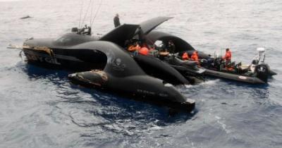 The damaged powerboat Ady Gil, which belongs to the Sea Shepherd Conservation Society, floats after a collision with the Japanese ship Shonan Maru No. 2 in the Southern Ocean January 6, 2010.  (Xinhua/Reuters Photo)