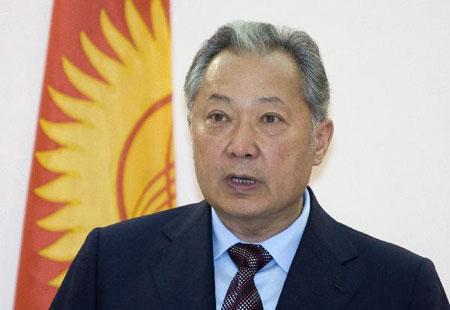 Ousted Kyrgyzstan President Kurmanbek Bakiyev makes a statement in Minsk April 21, 2010. Bakiyev said on Wednesday he remained president of the Central Asian state and called on world leaders not to recognise the interim rulers who took over after an April 7 uprising. (Xinhua/Reuters Photo)