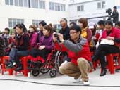 2011年10月30日《輪椅上的花仙子》蹲下來別入鏡了