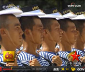 水兵們頂帽子訓練