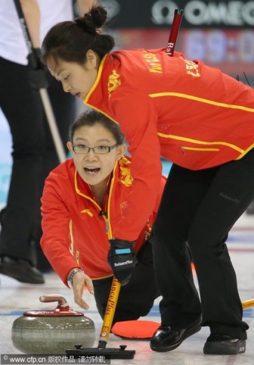 [高清組圖]冰壺女隊克服慢熱 7-5挫俄羅斯取勝