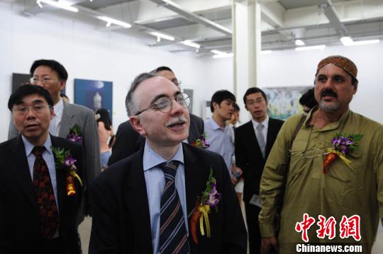 “意會中國——巴基斯坦藝術家來華采風創作作品展”23日在位於北京的798藝術區內開幕。此次活動及專題展覽是中方為進一步加強中巴兩國在文化領域的交流與合作而特別組織的。