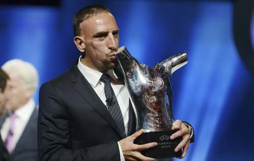 裏貝裏榮膺歐足聯最佳球員