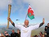 La torche olympique gravit les montagnes du Pays de Galles