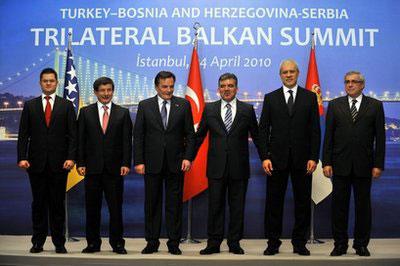 From left, Serbian Foreign Minister Vuk Jeremic, Turkey's Foreign Minister Ahmet Davutoglu, Chairman of Bosnia's Presidency Haris Silajdzic, Turkey's President Abdullah Gul, Sebia's President Boris Tadic and Bosnia's Foreign Minister Sven Alkalaj pose for a group photo during a meeting of the presidents of Bosnia, Turkey and Serbia in Istanbul, Turkey, Saturday, April 24, 2010. (AP Photo)