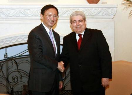 Cypriot President Demetris Christofias (R) meets with visiting Chinese Foreign Minister Yang Jiechi in Nicosia, capital of Cyprus on Feb. 1, 2010. (Xinhua/Wang Qiang) 