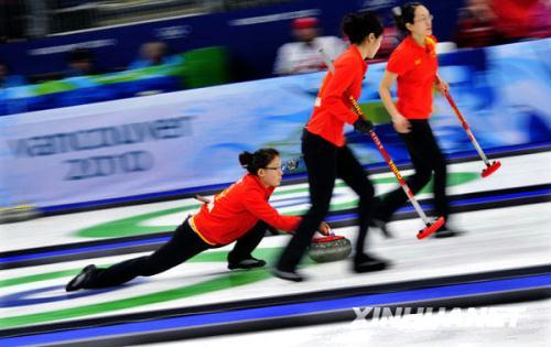 China's skip Wang Bingyu delivers the stone during their women's semifinal curling game against Sweden at the Vancouver 2010 Winter Olympics February 25, 2010. REUTERS/Lyle Stafford