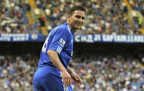 Chelsea's Frank Lampard smiles during their English Premier League soccer match against Stoke City at Stamford Bridge in London April 25, 2010.  Chelsea beats Stoke 7-0.(Xinhua/Reuters Photo)