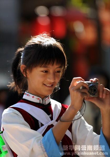 14-year-old He Siqi takes photos of the world as she sees it. She is a 