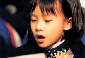 Wen Yiduo, famoso poeta chino, creó un verso titulado ‘Canción de los Siete Hijos’, describiendo Macao, Hong Kong, Taiwán, Weihaiwei, el Golfo de Guangzhou, Jiulong y Luda como siete hijos que perdieron a su madre...