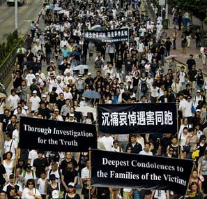 <br>香港8萬人靜默遊行要求菲律賓徹查人質事件