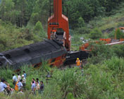 山體崩塌致列車脫軌