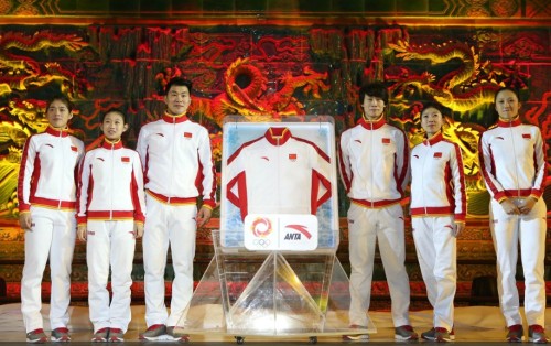 [高清組圖]索契冬奧會中國隊領獎服正式公佈
