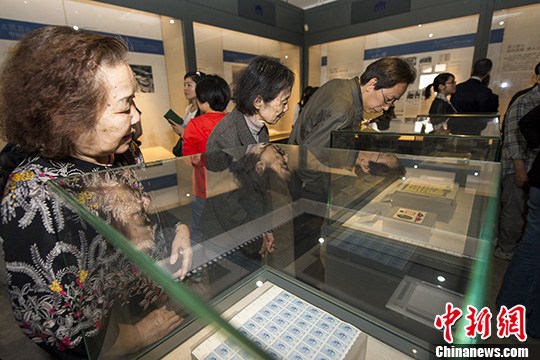 3月12日，廣州市民參觀“孫中山先生與美國特展”。中新社發 龍宇陽 攝
