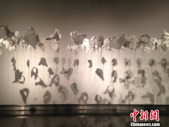 首屆杭州國際纖維藝術三年展展出作品。祝曉艷　攝