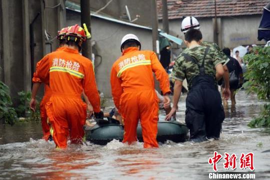 颱風天“微愛心”凝聚大愛民間泉涌最美浙江人