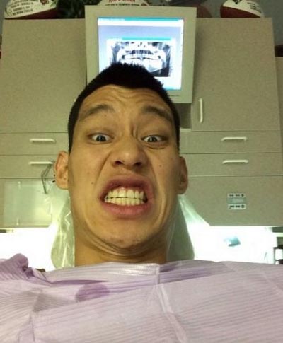 　　林書豪醫院補牙曬搞怪照。圖片來源：林書豪微博