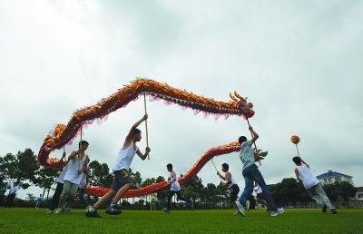 青奧會開幕式暖場節目石湫龍舞首個登場