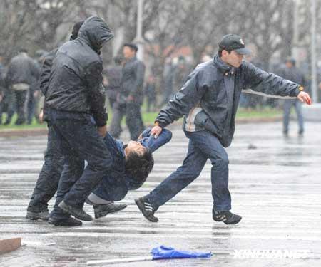 Clashes between police and anti-government protestors in Kyrgyzstan have left at least 65 people dead and over 400 injured. 