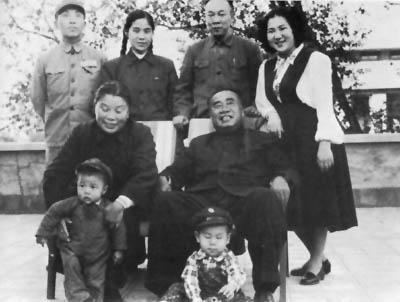 1953年，朱德與家人在北京合影