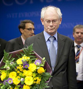 Belgium's Prime Minister Herman Van Rompuy attends a press conference after an EU summit at the EU Council headquarters in Brussels, capital of Belgium, Nov. 19, 2009. Van Rompuy was elected the first full-time EU President during an extraordinary summit in Brussels Thursday.(Xinhua/Thierry Monasse)