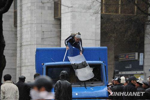 At least 17 people were killed and 180 others were injured in clash between police and opposition protesters in the capital city of Bishkek Wednesday, the Health Ministry said. 