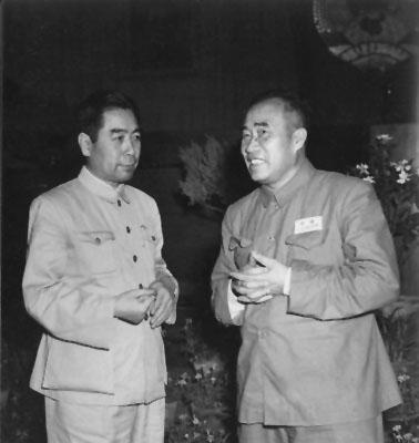1950年6月，朱德和周恩來在全國政協一屆二次會議上