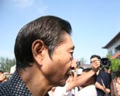 宋世雄到場