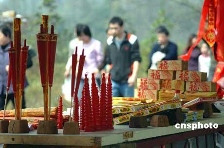 April 5th marks the beginning of the Qingming Festival, on China's lunar calendar. The festival is a time to remember loved ones who have passed away or pay respects to ancestors, and to enjoy Spring and nature.