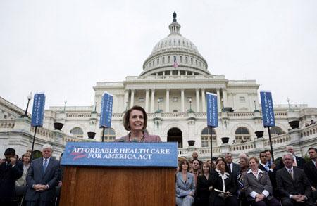 Speaker of the House Nancy Pelosi unveils the House Democrat's Healthcare plan on Capitol Hill in Washington October 29, 2009.(Xinhua/Reuters Photo)