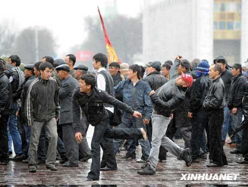 At least 17 people were killed and 180 others were injured in clash between police and opposition protesters in the capital city of Bishkek Wednesday, the Health Ministry said. 