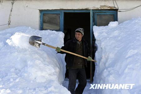 A new cold front has reached Xinjiang Uygur Autonomous Region.